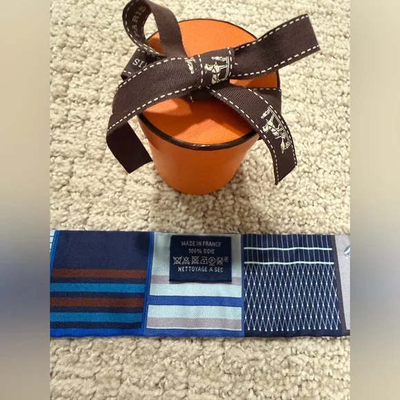 Hermès Horses Twilly Scarf